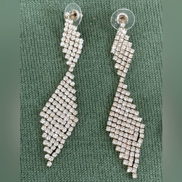 6 PAIRS OF RHINESTONE EARRINGS & EAR DECORATION - Picture 7 of 9